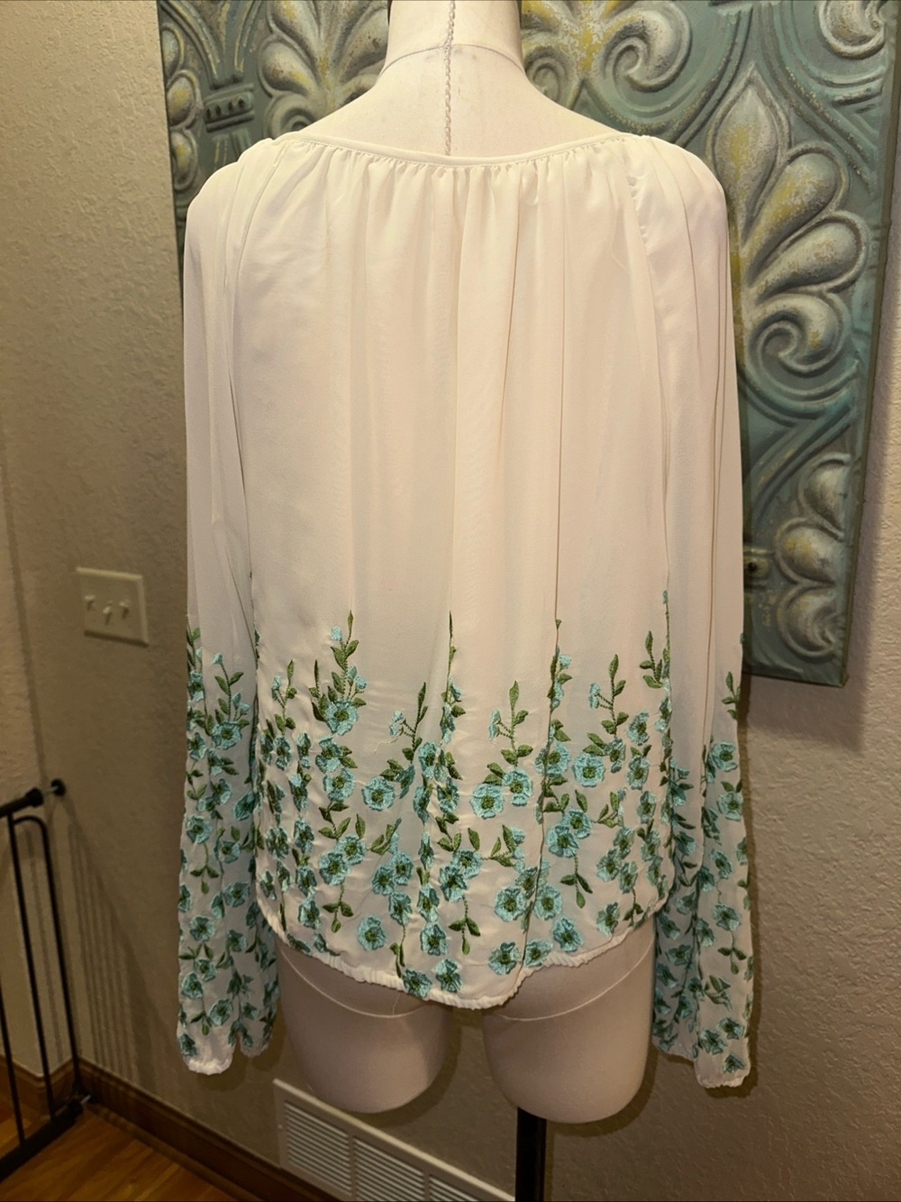 Free People Forget Me Not Embroidered Floral Blouse White Blue Boho Medium M - Picture 5 of 9